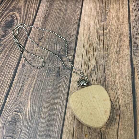 Mama Bear 1 Cub Necklace - Picture 2 of 2